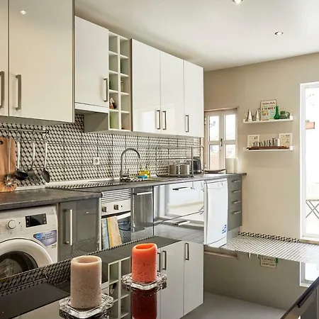 Appartement Spacious Duplex With Terrace