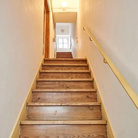 Spacious Duplex With Terrace Lissabon