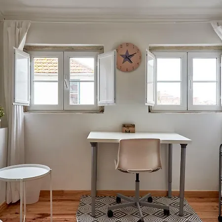 Spacious Duplex With Terrace Appartement Lissabon