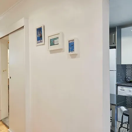 Spacious Duplex With Terrace *