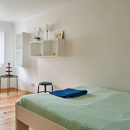 Spacious Duplex With Terrace ליסבון