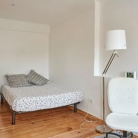 Spacious Duplex With Terrace *