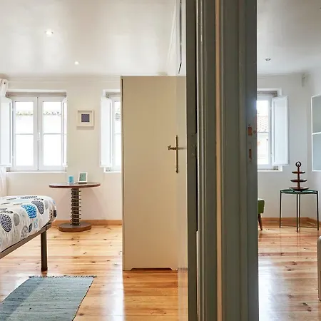 Apartment Spacious Duplex With Terrace Lisbon
